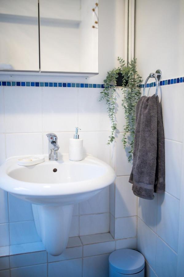 Exclusive Offers L Last-Minute Specials L Parking Free L Double Bed House L Uk L Gaming Room L Komfy 3 Bedroom Cottage With Riverview L Perfect For Short Or Long Stays Reading Eksteriør billede