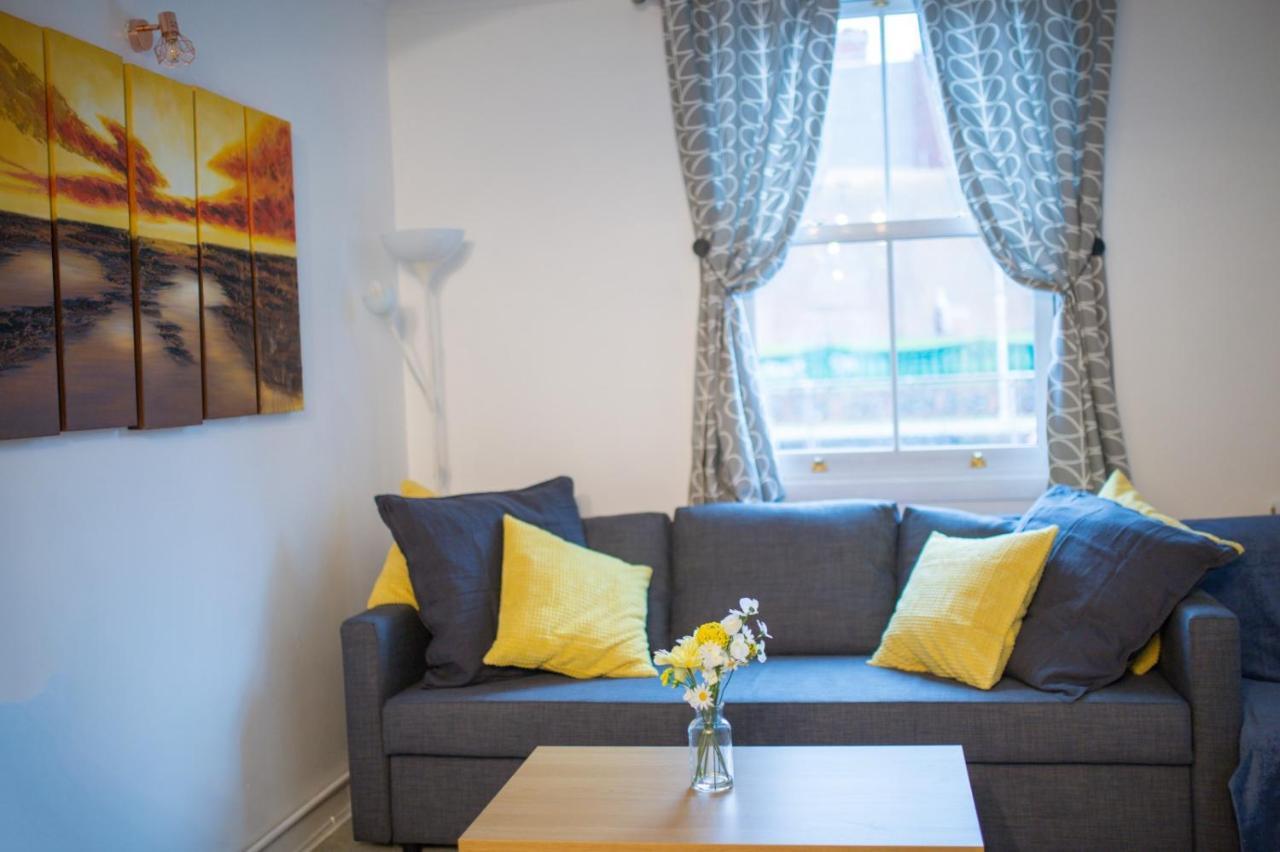 Exclusive Offers L Last-Minute Specials L Parking Free L Double Bed House L Uk L Gaming Room L Komfy 3 Bedroom Cottage With Riverview L Perfect For Short Or Long Stays Reading Eksteriør billede