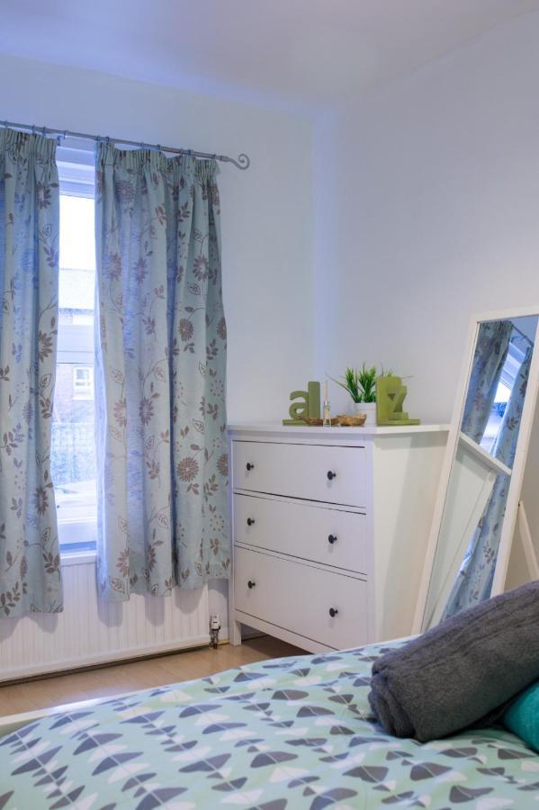 Exclusive Offers L Last-Minute Specials L Parking Free L Double Bed House L Uk L Gaming Room L Komfy 3 Bedroom Cottage With Riverview L Perfect For Short Or Long Stays Reading Eksteriør billede