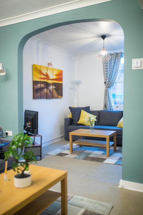 Exclusive Offers L Last-Minute Specials L Parking Free L Double Bed House L Uk L Gaming Room L Komfy 3 Bedroom Cottage With Riverview L Perfect For Short Or Long Stays Reading Eksteriør billede
