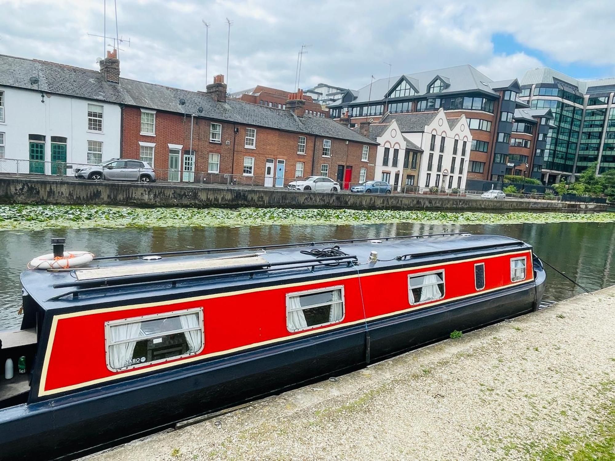 Exclusive Offers L Last-Minute Specials L Parking Free L Double Bed House L Uk L Gaming Room L Komfy 3 Bedroom Cottage With Riverview L Perfect For Short Or Long Stays Reading Eksteriør billede